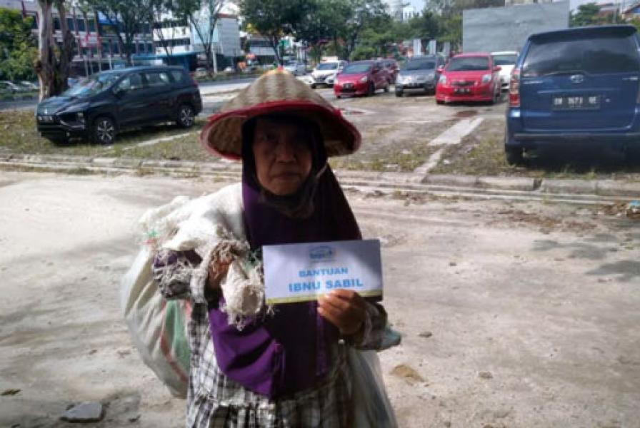 Ibu Sartini, Merantau ke Pekanbaru untuk Cari Anaknya