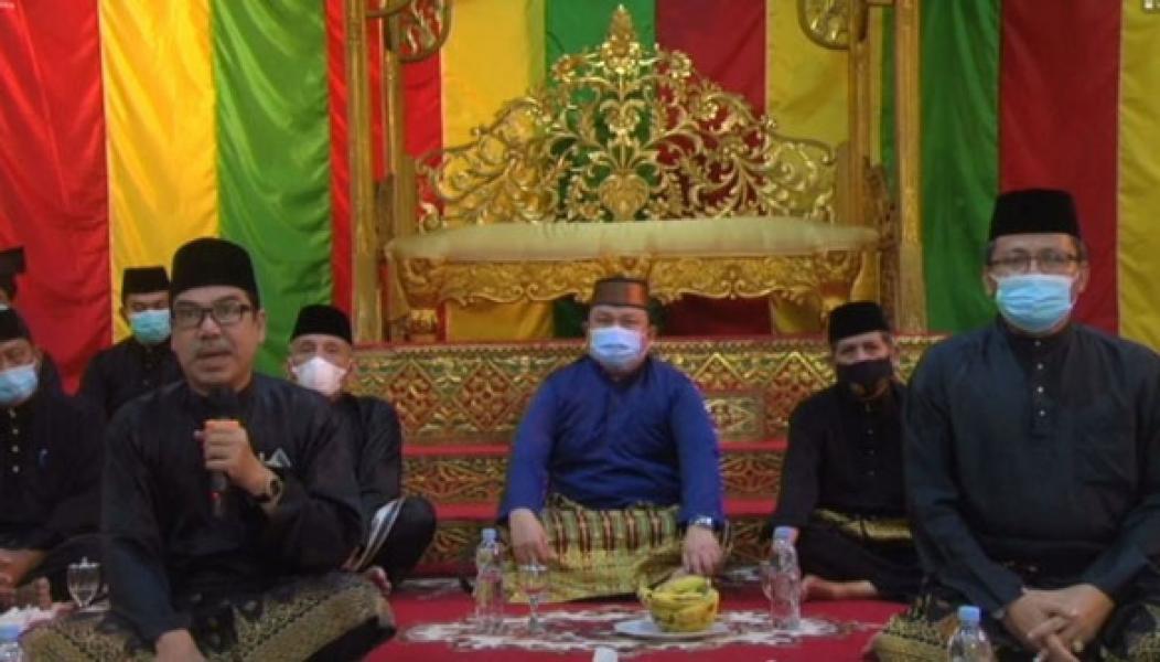 LAMR Bentangkan Kemiskinan Masyarakat Adat Melayu Riau Kepada Wapres