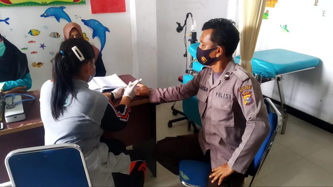 Lakukan Pengamanan Pemilukada, Personil Polsek Kerumutan Lakukan Rapid Test
