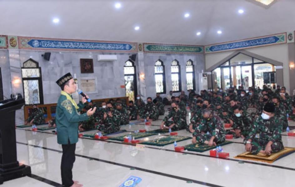 Mabes TNI Selenggarakan Ceramah Rohani Kepada Prajurit dan PNS
