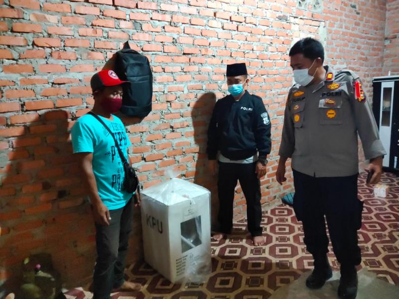 Pastikan Surat Suara Sampai dan Aman, Polsek Bandar Sei Kijang Laksanakan Pengecekan ke TPS 