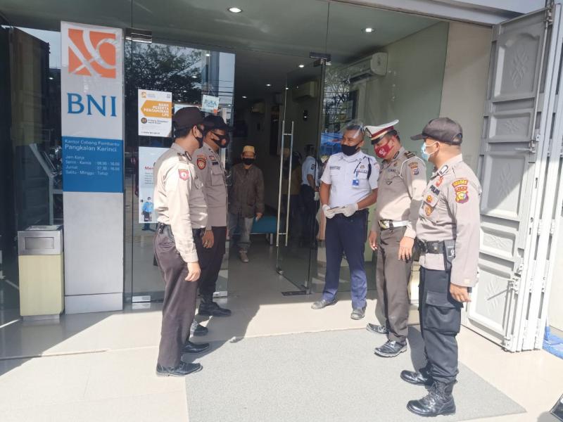 Patroli C3, Polsek Pangkalan Kerinci Imbau Warga Waspada Terhadap Kriminal