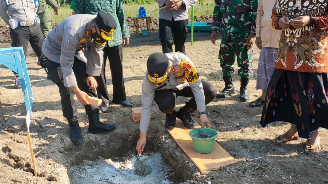 Peletakan Batu Pertama Pembangunan Ponpes Hamalatul Quran di Desa Bukit Payung Bangkinang