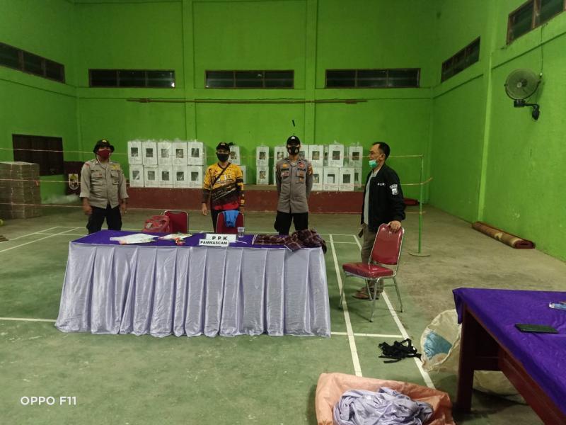 Penuh Rasa Tanggungjawab Polsek Pangkalan Lesung Lakukan Pengamanan Surat Suara