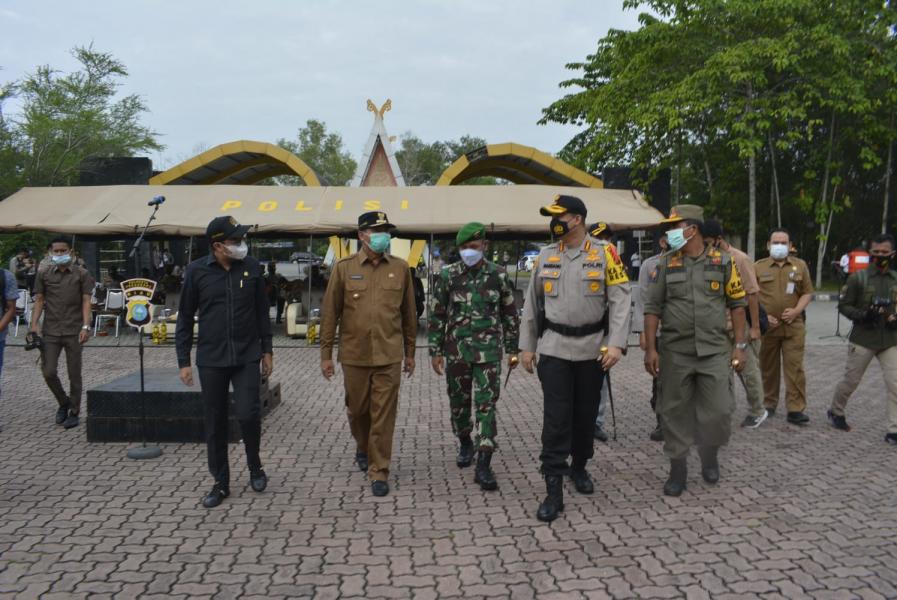 Polresta Pekanbaru Gelar Apel Pasukan Operasi Lilin Lancang Kuning Perayaan Natal 2020 dan Tahun Baru 2021