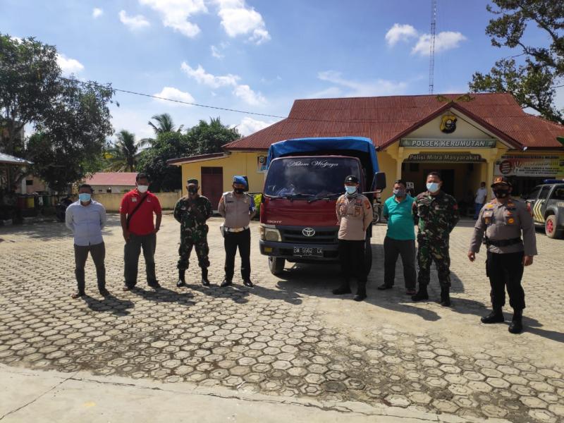 Polsek Kerumutan Kawal Ketat Kotak Suara dari PPK Kecamatan ke KPUD Pelalawan
