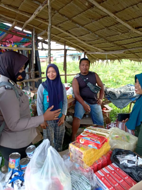 Polsek Teluk Meranti turunkan Polwan ke Pasar, Sosialisasikan Adaptasi Kebiasaan Baru