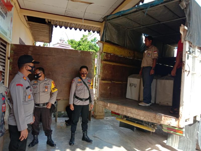 Polsek Ukui Kawal Ketat kotak Suara Sampai ke Taap-tiap TPS di Kecamatan Ukui