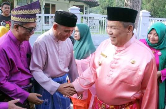 Bupati dan Ketua GOW Inhil Hadiri Pemecahan Rekor Dunia 6.000 Penari Zapin Serentak di Pekanbaru