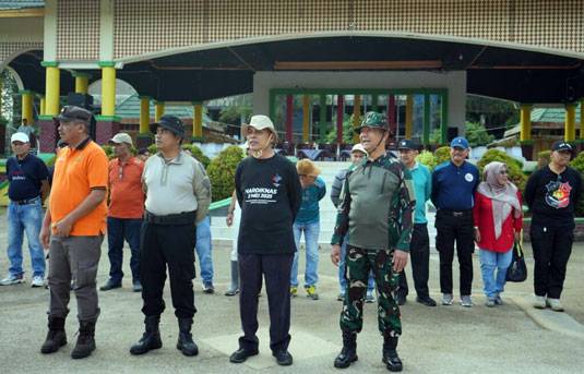 Bupati Inhil Pimpin Gotong Royong di Tembilahan
