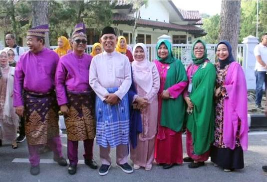 Bupati dan Ketua GOW Inhil Hadiri Pemecahan Rekor Dunia 6.000 Penari Zapin Serentak di Pekanbaru