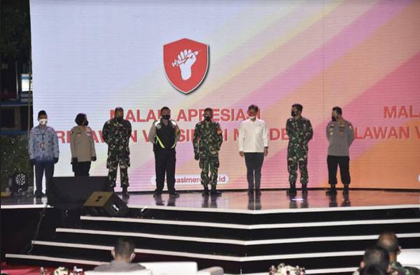 Panglima TNI Hadiri Malam Apresiasi Relawan Vaksinasi Merdeka