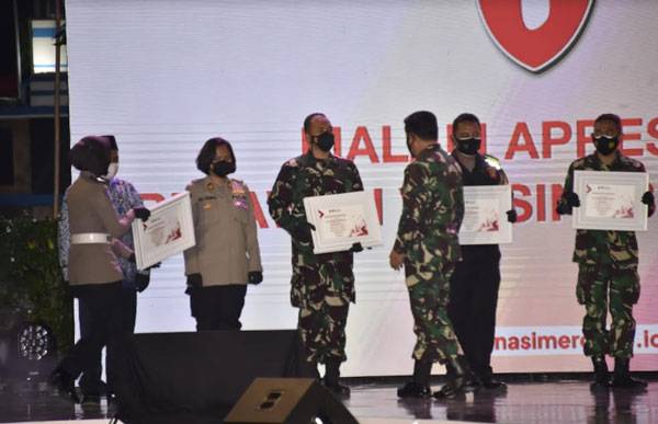 Panglima TNI Hadiri Malam Apresiasi Relawan Vaksinasi Merdeka