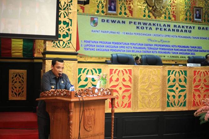 Rapat Paripurna Sahkan APBD Pekanbaru 2023 Sebesar Rp2,699 Triliun